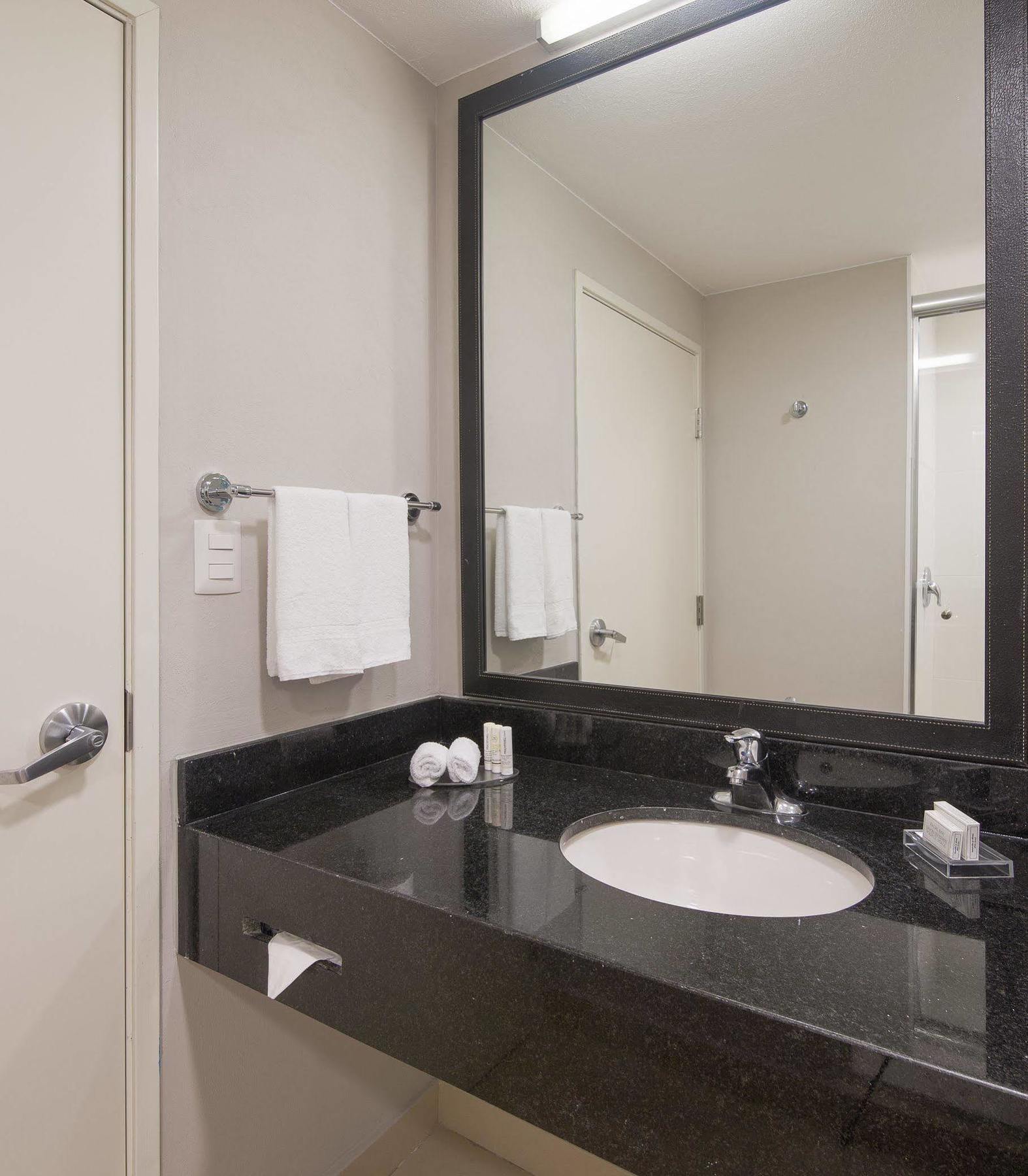 Fairfield Inn & Suites By Marriott Coatzacoalcos Bagian luar foto